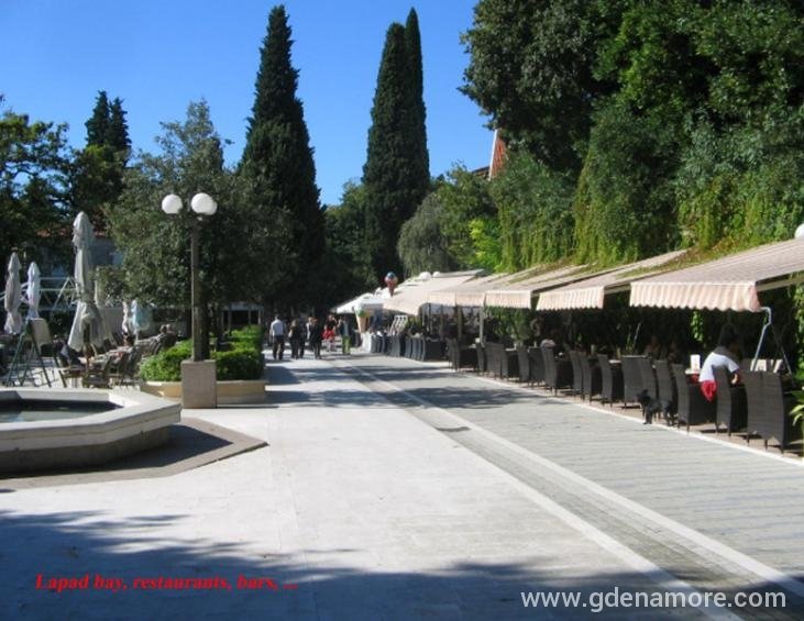Uvala Lapad, kafici i restorani